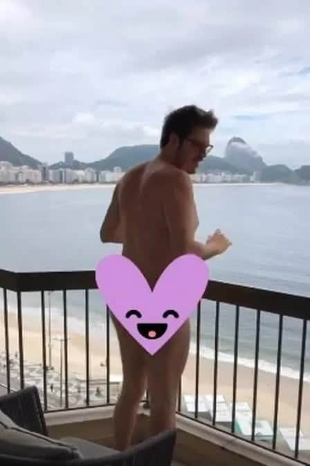 Fábio Porchat apareceu sem roupa em vídeo na sacada de hotel (Foto: Reprodução) Fábio Porchat apareceu sem roupa em vídeo na sacada de hotel (Foto: Reprodução)