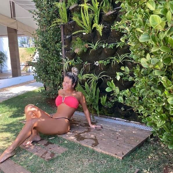 Poliana Rocha em clique sensual (Foto: Reprodução) Poliana Rocha em clique sensual (Foto: Reprodução)