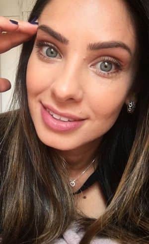 Kalinka Schutel deixou o Autoesporte, da Globo, e foi para a Band Kalinka Schutel deixou o Autoesporte, da Globo, e foi para a Band