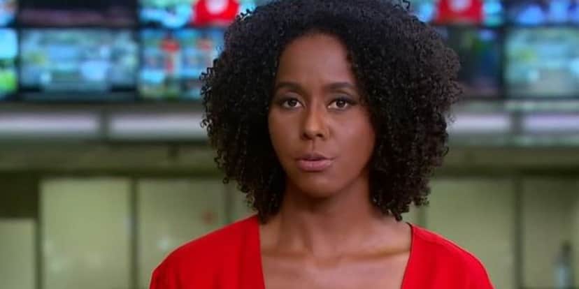 Maju Coutinho no "Jornal Hoje" causou polêmica por causa da roupa (Foto: Reprodução/TV Globo) Maju Coutinho no "Jornal Hoje" causou polêmica por causa da roupa (Foto: Reprodução/TV Globo)
