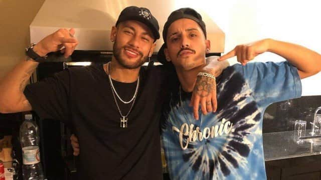 Neymar curtiu noitada com seus parças (Foto: Reprodução) Neymar curtiu noitada com seus parças (Foto: Reprodução)