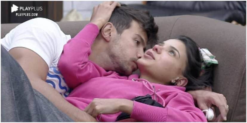 Jake e Mariano movimentam edredom em A Fazenda e público aposta em sexo (Foto: Reprodução) Jake e Mariano movimentam edredom em A Fazenda e público aposta em sexo (Foto: Reprodução)