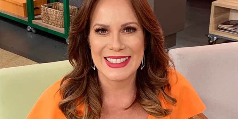 Regina Volpato exibe corpão ao surgir só de calcinha e sutiã (Foto: Reprodução) Regina Volpato exibe corpão ao surgir só de calcinha e sutiã (Foto: Reprodução)