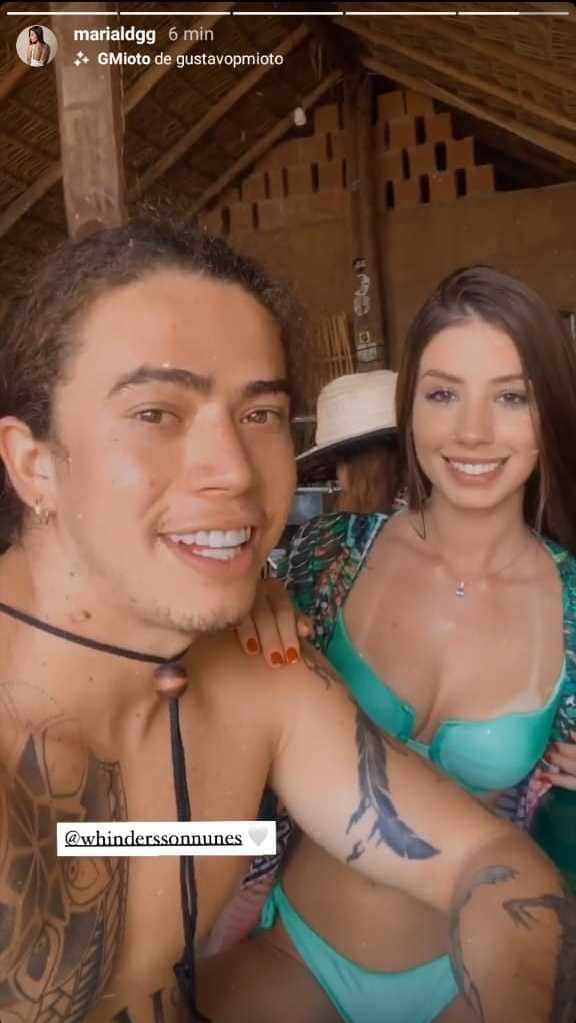 Whindersson Nunes surge em primeira foto ao lado de nova namorada e fãs se animam (Foto: Reprodução) público Whindersson Nunes surge em primeira foto ao lado de nova namorada e fãs se animam (Foto: Reprodução) público