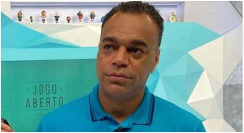 Após perda que parou o Brasil, Denilson posa em família e ressalta Natal diferente Após perda que parou o Brasil, Denilson posa em família e ressalta Natal diferente