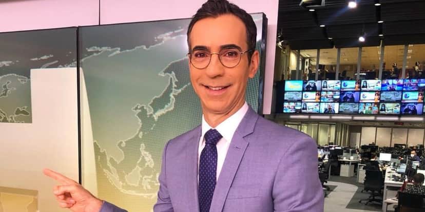 Cesar Tralli nos bastidores do "Jornal Hoje", da TV Globo (Foto: Reprodução/Instagram) Cesar Tralli nos bastidores do "Jornal Hoje", da TV Globo (Foto: Reprodução/Instagram)