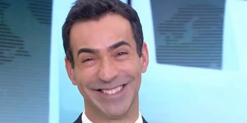 César Tralli no "Jornal Hoje" fez a audiência subir (Foto: Reprodução/TV Globo) César Tralli no "Jornal Hoje" fez a audiência subir (Foto: Reprodução/TV Globo)