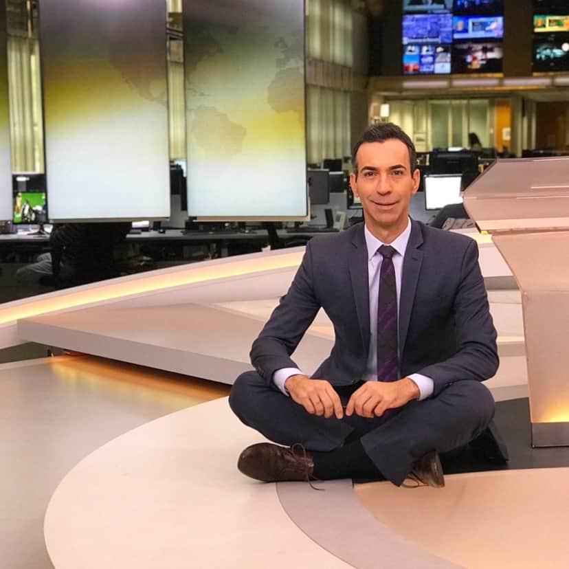 César Tralli vem ocupando o lugar de Maju Coutinho no comando do Jornal Hoje e ampliando audiência (Foto reprodução) César Tralli vem ocupando o lugar de Maju Coutinho no comando do Jornal Hoje e ampliando audiência (Foto reprodução)