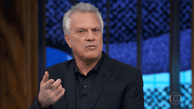Pedro Bial se emocionou durante encerramento de programa na Globo (Foto: Reprodução) Pedro Bial se emocionou durante encerramento de programa na Globo (Foto: Reprodução)