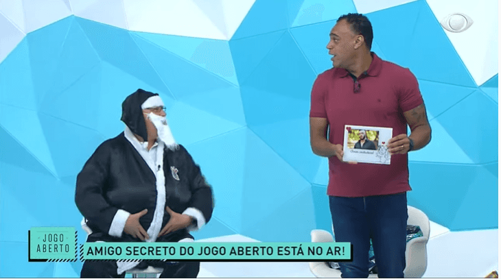 Denílson recebeu retrato de Belo em amigo secreto do Jogo Aberto (Foto: Reprodução) Denílson recebeu retrato de Belo em amigo secreto do Jogo Aberto (Foto: Reprodução)