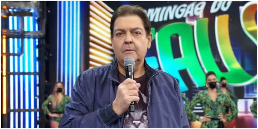 Ex-bailarina do Faustão expõe convivência com o apresentador no ao vivo (Foto: Reprodução) Ex-bailarina do Faustão expõe convivência com o apresentador no ao vivo (Foto: Reprodução)