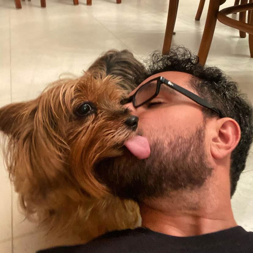 Luciano Camargo e seu cachorro, Skim (Foto: Reprodução/Instagram) Luciano Camargo e seu cachorro, Skim (Foto: Reprodução/Instagram)