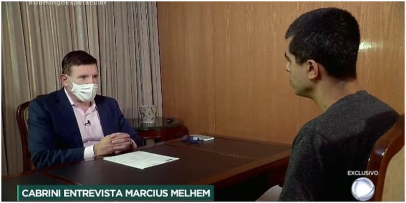 Roberto Cabrini entrevistou Marcius Melhem na Record - Foto: Reprodução Roberto Cabrini entrevistou Marcius Melhem na Record - Foto: Reprodução