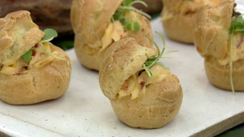 Profiteroles de bacalhau ensinado por Ana Maria Braga no Mais Você (Foto: Reprodução) Profiteroles de bacalhau ensinado por Ana Maria Braga no Mais Você (Foto: Reprodução)
