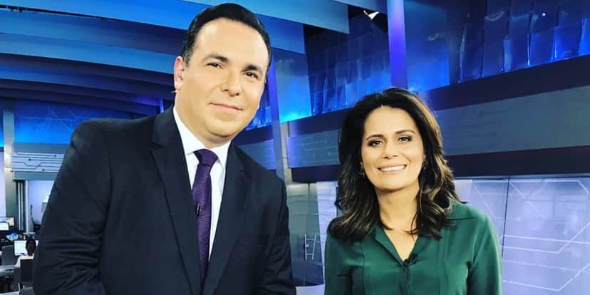 Reinaldo Gottino e Adriana Araújo na Record (Foto: Reprodução/Instagram) Reinaldo Gottino e Adriana Araújo na Record (Foto: Reprodução/Instagram)