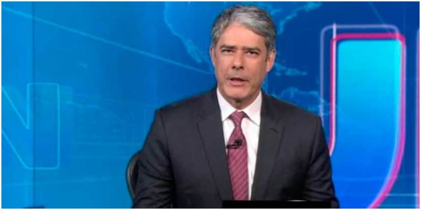 William Bonner na bancada do Jornal Nacional - Foto: Reprodução William Bonner na bancada do Jornal Nacional - Foto: Reprodução