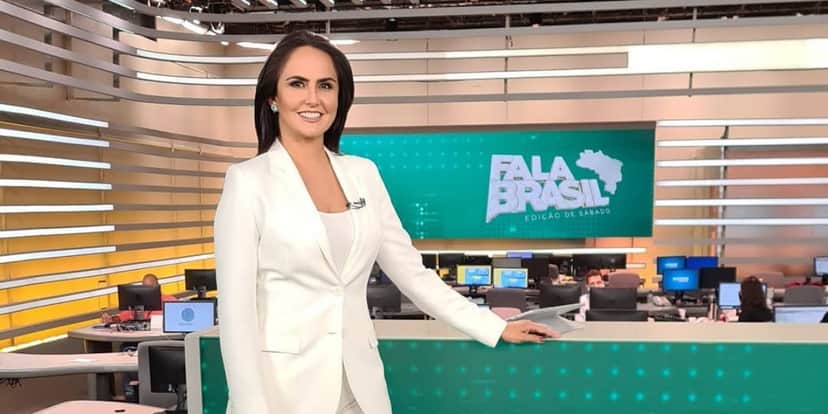 Carla Cecato abre o jogo sobre vida íntima nas redes sociais (Reprodução) Carla Cecato abre o jogo sobre vida íntima nas redes sociais (Reprodução)