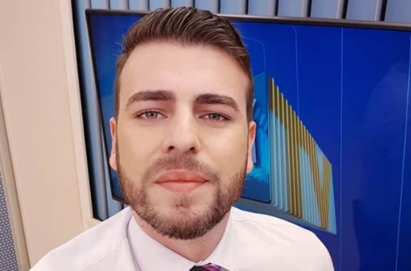 Douglas Belan foi demitido por exibir nude ao vivo Douglas Belan foi demitido por exibir nude ao vivo