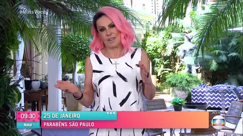 Ana Maria Braga com o cabelo rosa (Foto: Reprodução/Globo) Ana Maria Braga com o cabelo rosa (Foto: Reprodução/Globo)