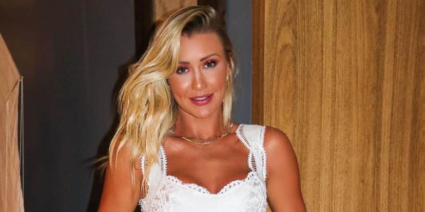 Ana Paula Siebert nega acusações sobre uso de Photoshop em foto - Foto: Reprodução/Instagram Ana Paula Siebert nega acusações sobre uso de Photoshop em foto - Foto: Reprodução/Instagram