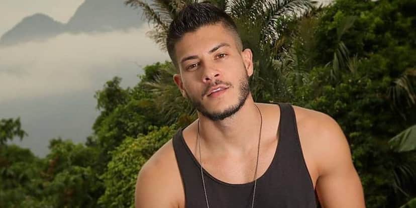 Arthur Aguiar deu show de estrelismo na Record e acabou sendo demitido e não faz mais parte do elenco da novela Gênesis (Foto: Reprodução) Arthur Aguiar deu show de estrelismo na Record e acabou sendo demitido e não faz mais parte do elenco da novela Gênesis (Foto: Reprodução)