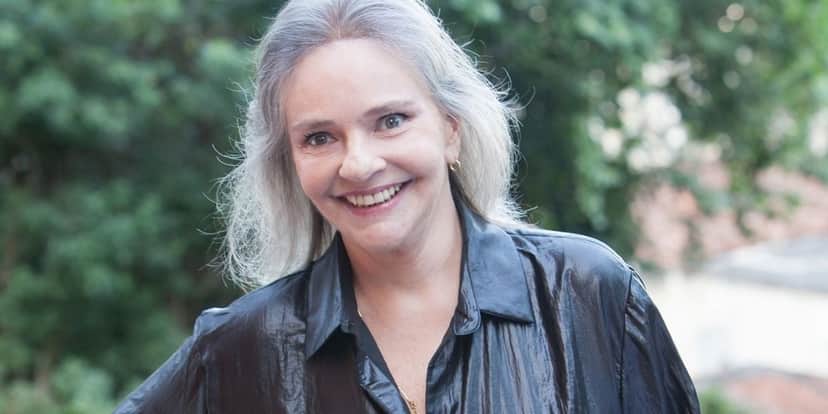 Angela Roro é assumidamente lésbica Angela Roro é assumidamente lésbica