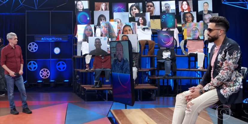 Latino e Babu Santana se encontram no 'Altas Horas' e cantor surpreende com garfe - Foto: Reprodução/GloboPlay Latino e Babu Santana se encontram no 'Altas Horas' e cantor surpreende com garfe - Foto: Reprodução/GloboPlay
