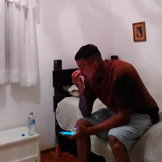 MC Livinho na casa dos pais, após susto (Foto: Reprodução) MC Livinho na casa dos pais, após susto (Foto: Reprodução)