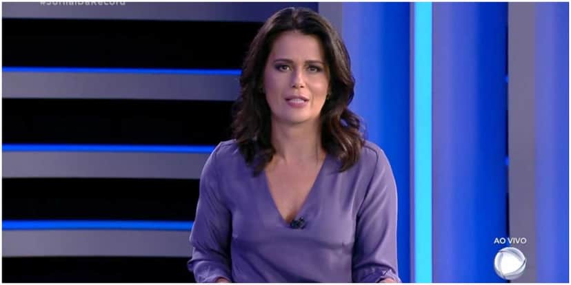 Adriana Araújo comandava o Jornal da Record - Foto: Reprodução Adriana Araújo comandava o Jornal da Record - Foto: Reprodução