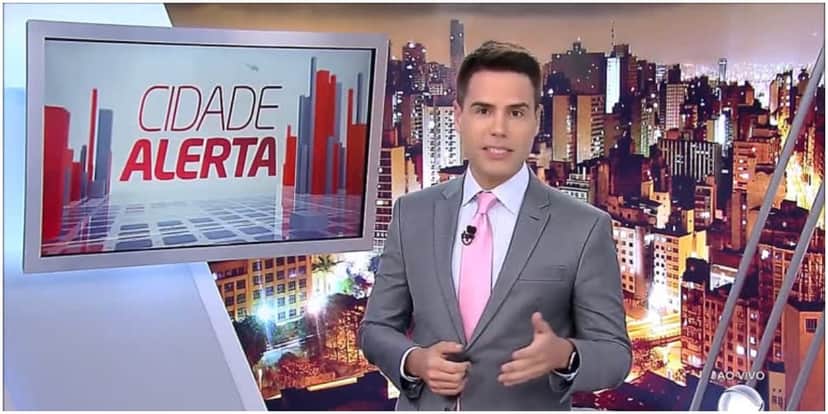 Bacci no comando do programa Cidade Alerta, da Record - Foto: Reprodução Bacci no comando do programa Cidade Alerta, da Record - Foto: Reprodução
