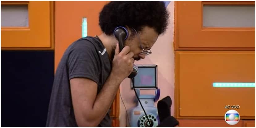 João Luiz atende o BigFone e manda três pessoas ao paredão - Foto: Reprodução João Luiz atende o BigFone e manda três pessoas ao paredão - Foto: Reprodução