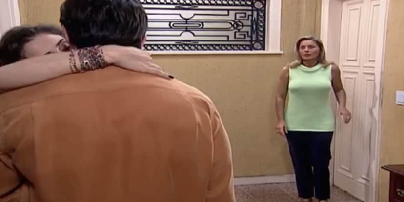 Helena flagra Capitu aos beijos com Fred (Foto: Reprodução) Helena flagra Capitu aos beijos com Fred (Foto: Reprodução)