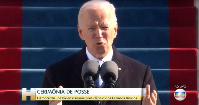 Joe Biden na cerimônia de posse da presidência dos Estados Unidos (Foto: Reprodução/TV Globo) Joe Biden na cerimônia de posse da presidência dos Estados Unidos (Foto: Reprodução/TV Globo)