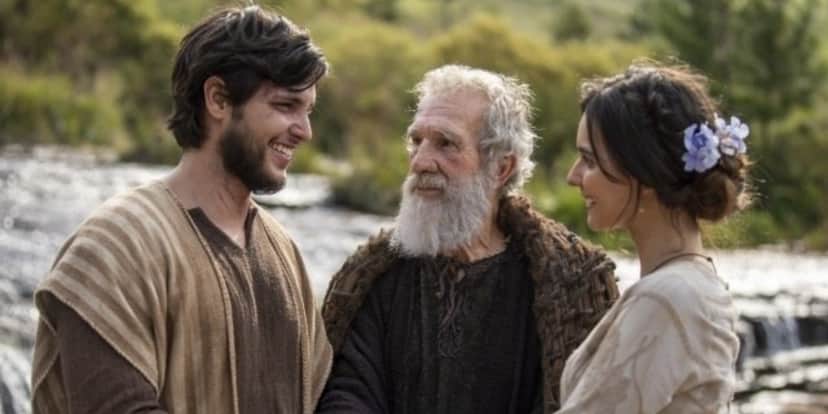 Noé pede para a família confiar nos planos de Deus (Foto: Record)TV/Reprodução Noé pede para a família confiar nos planos de Deus (Foto: Record)TV/Reprodução