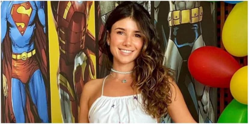 Paula Fernandes surge com biquíni e exibe corpão quase perfeito (Foto: Reprodução) Paula Fernandes surge com biquíni e exibe corpão quase perfeito (Foto: Reprodução)