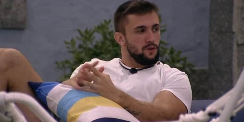 Arthur falou ter realizado tratamento na adolescência para crescer (Foto: Reprodução) Arthur falou ter realizado tratamento na adolescência para crescer (Foto: Reprodução)