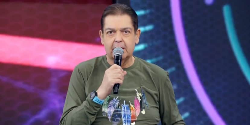 Faustão no comando de seu programa dominical (Foto: Reprodução) Faustão no comando de seu programa dominical (Foto: Reprodução)