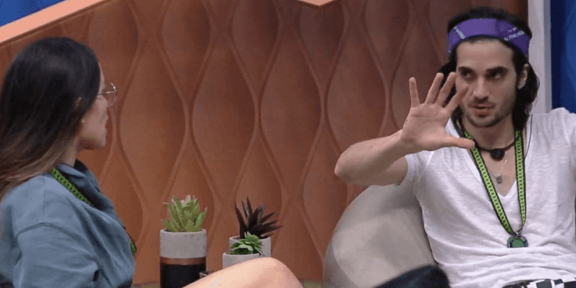 Fiuk passa o pano pra Lumena e revolta Juliette no BBB21 (Foto: Reprodução) Fiuk passa o pano pra Lumena e revolta Juliette no BBB21 (Foto: Reprodução)