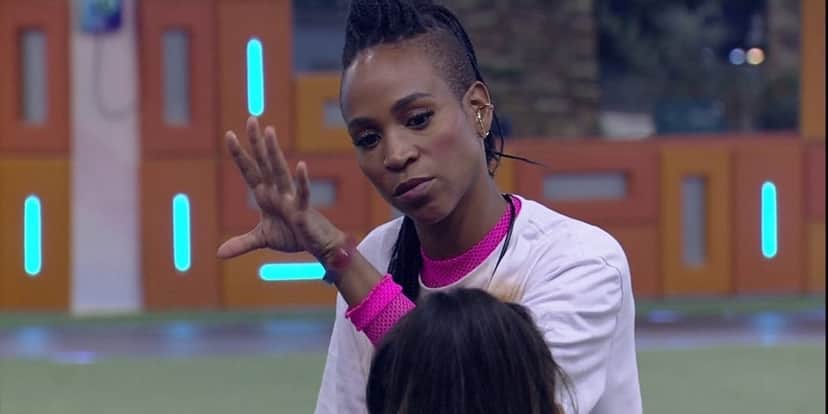 Karol Conkáresolveu fazer as pazes com Juliette (Foto: Reprodução)