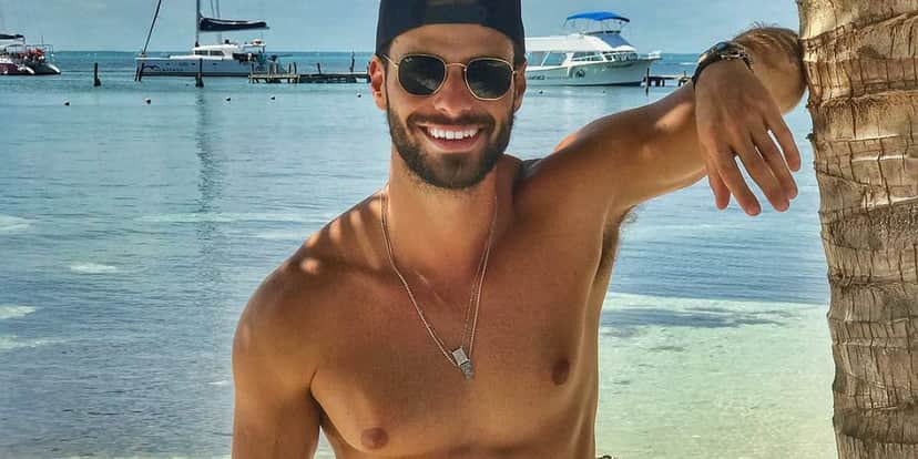 Lucas Malvacini, galã da Globo que foi par romântico de Mateus Solano em Amor a Vida (Foto: Reprodução) Lucas Malvacini, galã da Globo que foi par romântico de Mateus Solano em Amor a Vida (Foto: Reprodução)