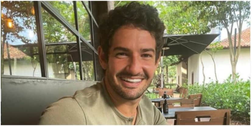 Alexandre Pato usou as redes sociais para se declarar para Rebeca Abravanel (Foto: Reprodução) Alexandre Pato usou as redes sociais para se declarar para Rebeca Abravanel (Foto: Reprodução)