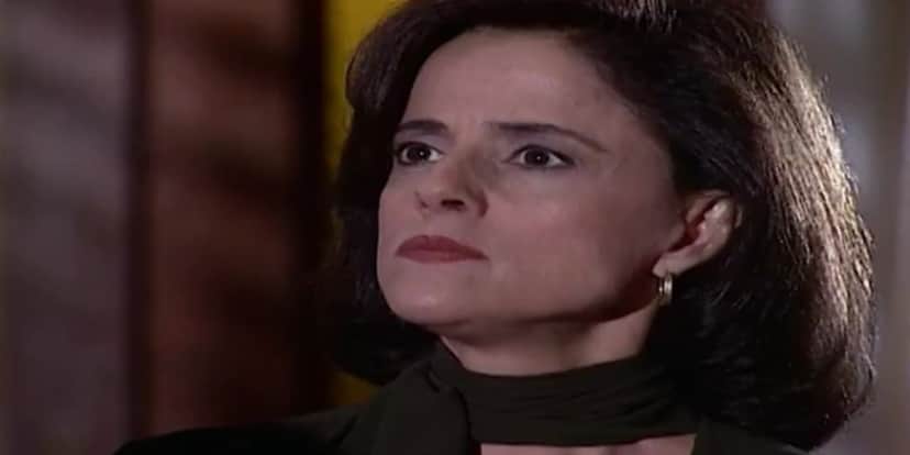 Alma pede que Edu anule o casamento com Camila em Laços de Família (Foto: Reprodução) Alma pede que Edu anule o casamento com Camila em Laços de Família (Foto: Reprodução)