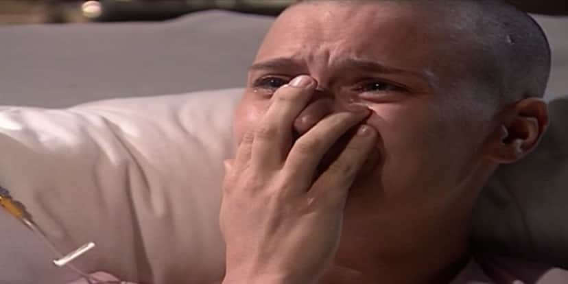 Camila fica desolada na novela Laços de Família Camila fica desolada na novela Laços de Família