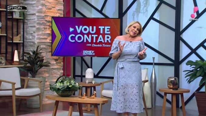 Claudete Troiano em seu programa na RedeTV! (Foto: Reprodução)