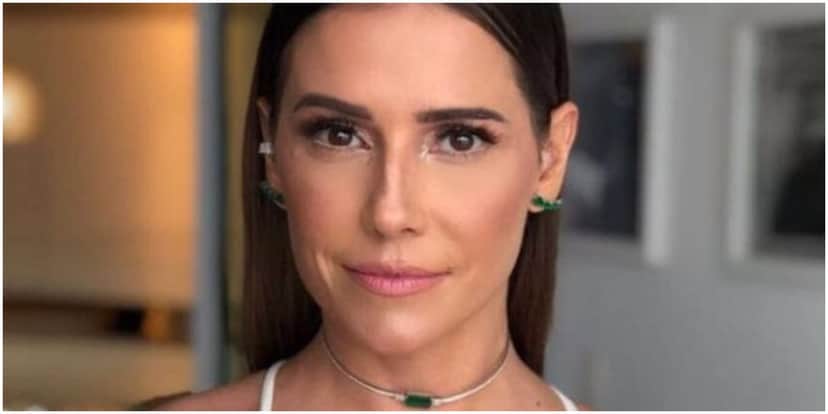 Deborah Secco faz declaração de amor para filha Deborah Secco faz declaração de amor para filha