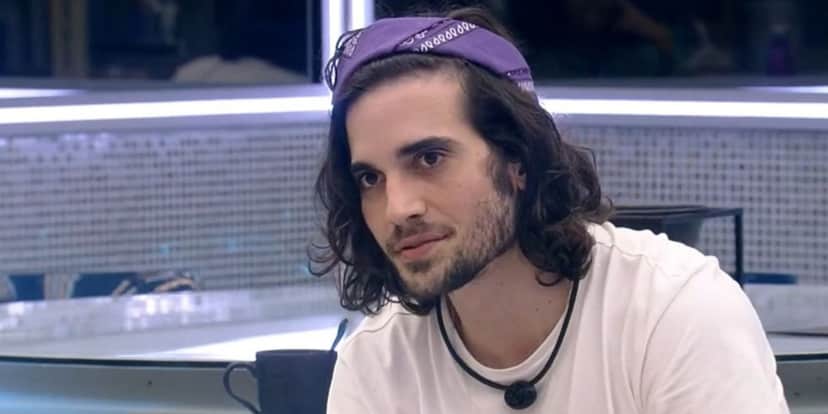 Fiuk incorpora espírito de Karol Conká no BBB21 (Foto: Reprodução) Fiuk incorpora espírito de Karol Conká no BBB21 (Foto: Reprodução)