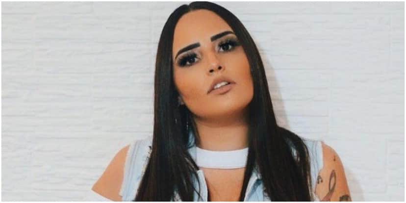 Funkeira deixou claro que seu ex-marido não tem a ver com a clonagem de número Funkeira deixou claro que seu ex-marido não tem a ver com a clonagem de número