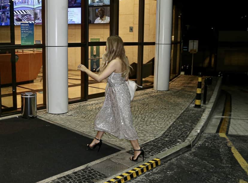 Carla Diaz indo para a gravação do "A Eliminação" (Foto: Francisco Silva/AgNews) Carla Diaz indo para a gravação do "A Eliminação" (Foto: Francisco Silva/AgNews)