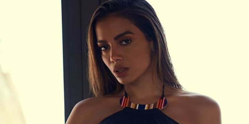 Anitta cai em pegadinha e divulga vídeo tatuando parte íntima (Foto: Reprodução / Instagram) Anitta cai em pegadinha e divulga vídeo tatuando parte íntima (Foto: Reprodução / Instagram)
