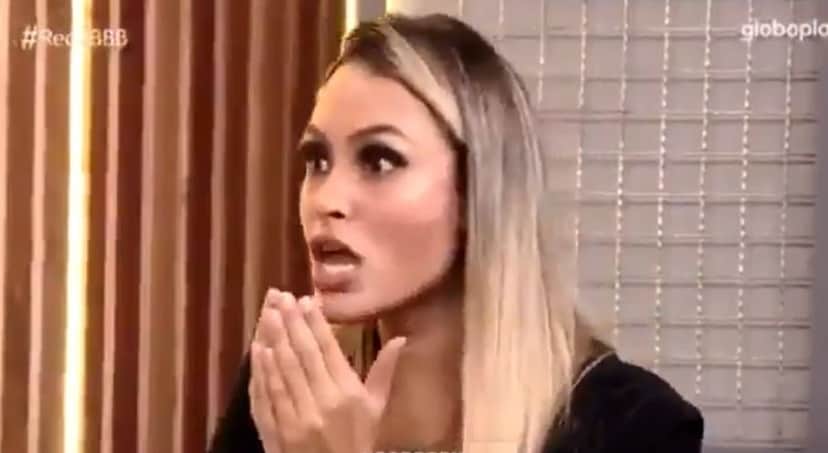 Sarah ficou em choque no BBB21 (Foto: Reprodução) Sarah ficou em choque no BBB21 (Foto: Reprodução)